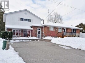630 Wychwood St in Oshawa, ON - Building Photo