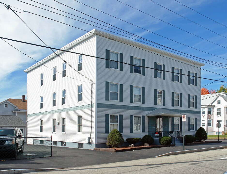 152 Maple St in Manchester, NH - Building Photo