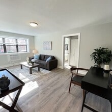 548 W Surf St, Unit 1 in Chicago, IL - Building Photo - Building Photo