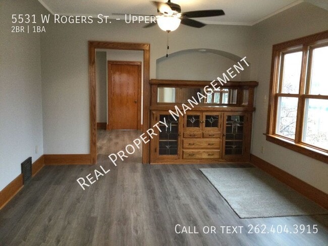 5531 W Rogers St in West Allis, WI - Building Photo - Building Photo