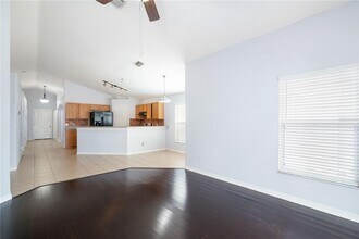 6917 Exeter Park Pl in Apollo Beach, FL - Building Photo - Building Photo