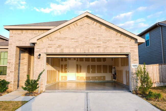 16813 Wedge Hl Ln in Conroe, TX - Building Photo - Building Photo