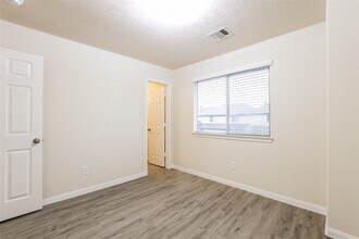 12242 Maura Lane in Houston, TX - Building Photo - Building Photo