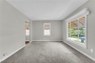 1171 Hilltop Dr in Akron, OH - Building Photo - Building Photo