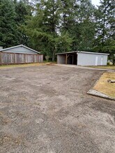 8410 North Way SW in Tacoma, WA - Foto de edificio - Building Photo
