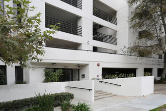 Beverly Glen in Los Angeles, CA - Building Photo - Building Photo