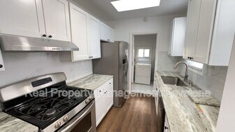 1715 Larkins Wy in Pittsburgh, PA - Building Photo