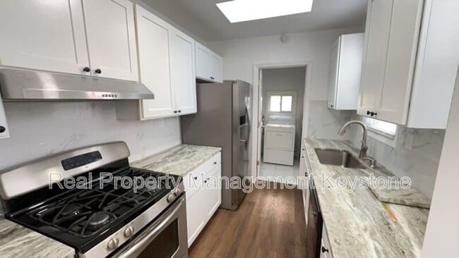 property at 1715 Larkins Wy