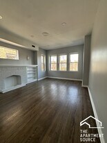 4033 W Crystal St, Unit 3 in Chicago, IL - Building Photo