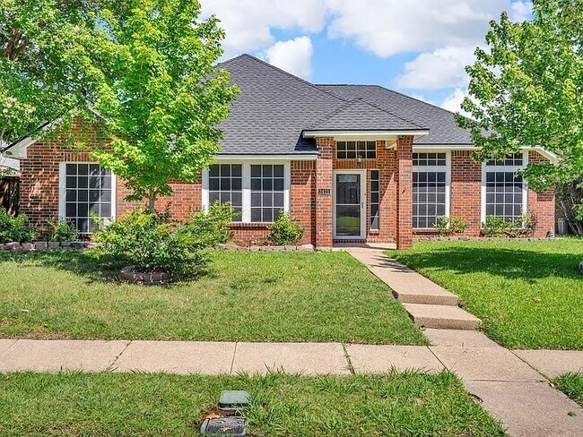 property at 3411 Jonquil Ln