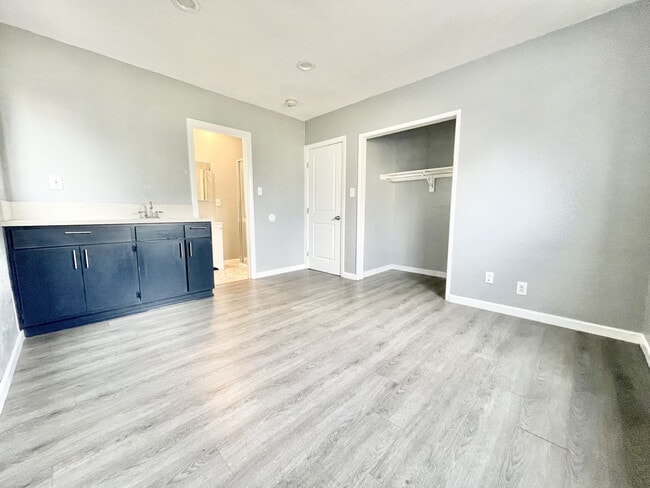 property at 1403 E 23rd St