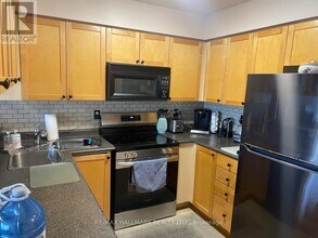 1140 Parkwest Pl in Mississauga, ON - Building Photo - Building Photo