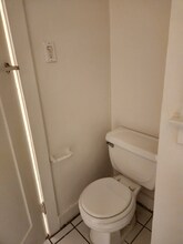 1825 Ivar Ave, Unit 209 in Los Angeles, CA - Building Photo - Building Photo