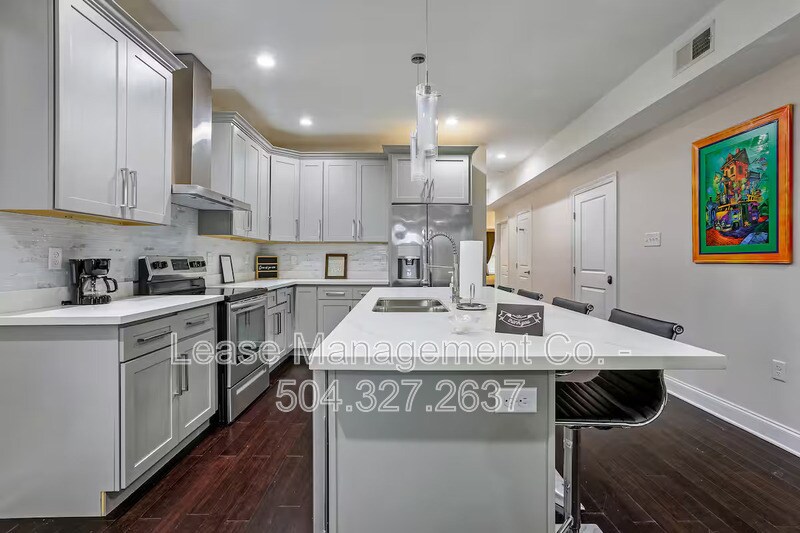 1379 St Bernard Ave in New Orleans, LA - Building Photo