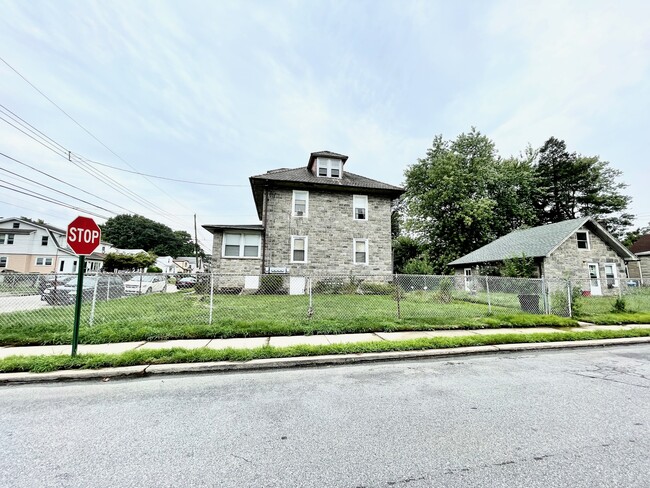 1103 Broad St in Collingdale, PA - Building Photo - Building Photo