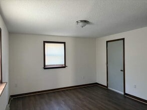 10 Pine Path Ln in Hendersonville, NC - Building Photo - Building Photo