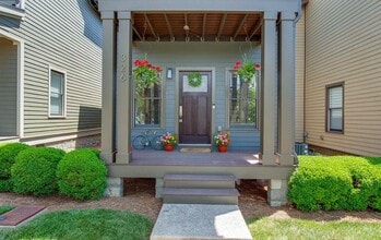 326 Sylvan Park Ln in Nashville, TN - Building Photo - Building Photo