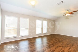 1404 Waco Turner Dr in Royse City, TX - Foto de edificio - Building Photo