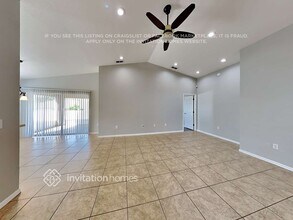 5711 Lakeside Landings Blvd in Winter Haven, FL - Foto de edificio - Building Photo