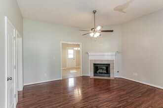 1329 Annesdale Dr in Southaven, MS - Foto de edificio - Building Photo