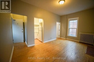 166 James St in St Catharines, ON - Building Photo - Building Photo