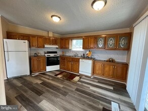 218 Bronco Way in Martinsburg, WV - Building Photo - Building Photo