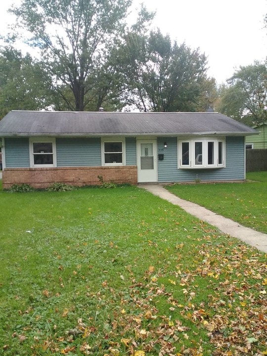 934 Henry St in Michigan City, IN - Building Photo