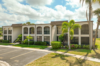 Boulevard Club in Seminole, FL - Building Photo - Building Photo