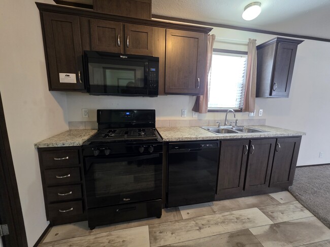 154 Whippoorwill Ln in Rochester Hills, MI - Building Photo - Building Photo