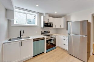 189 Sidney St in Quinte West, ON - Building Photo