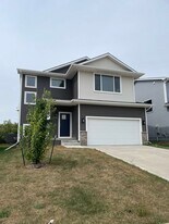 4628 NW 167th St in Urbandale, IA - Building Photo