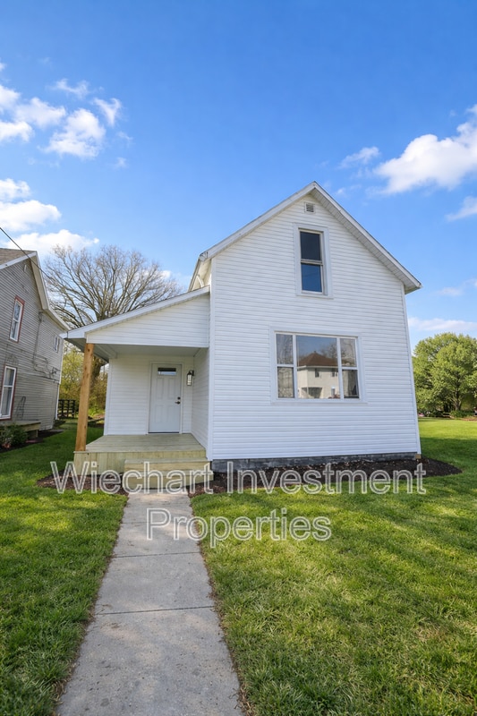 property at 867 W Spring St