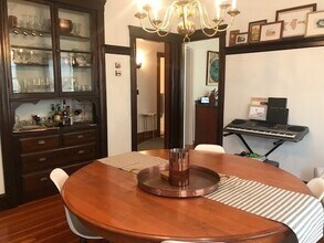 274 Poplar St, Unit 3 in Boston, MA - Foto de edificio - Building Photo