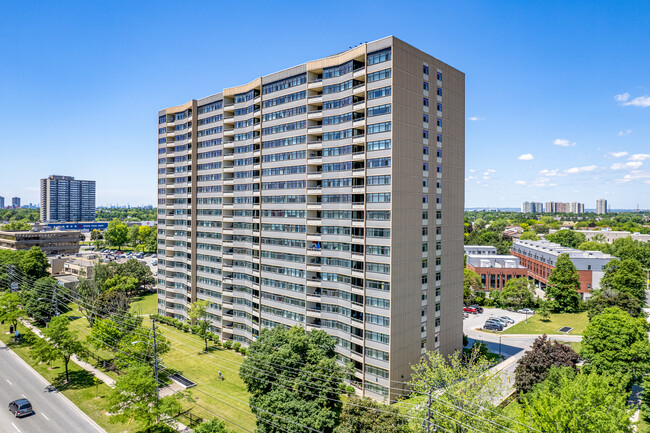 2050 Bridletowne Cir in Toronto, ON - Building Photo - Building Photo