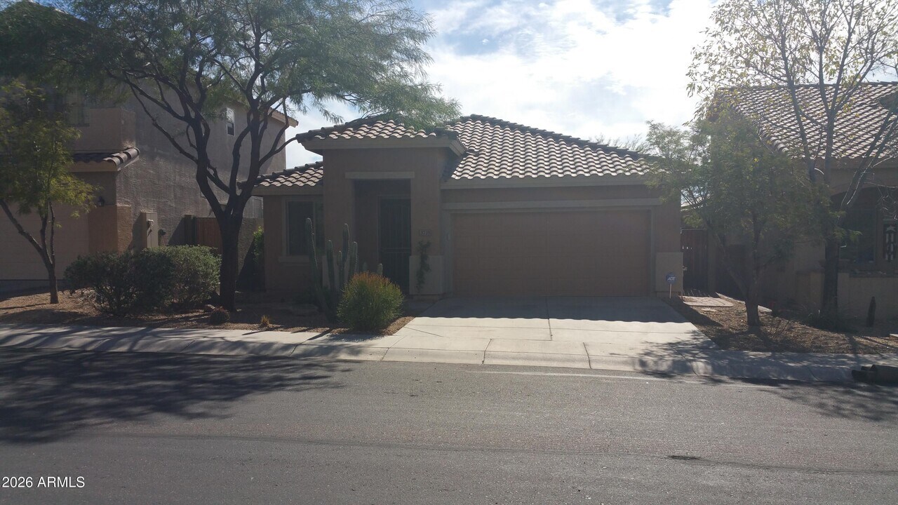 3735 Desert Creek Ln in Anthem, AZ - Building Photo