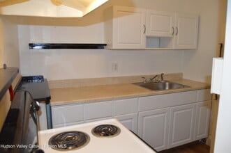 36 Ulster Ave in Saugerties, NY - Building Photo - Building Photo