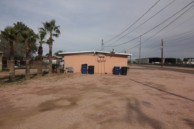 296 E Morelos St in Chandler, AZ - Foto de edificio - Building Photo