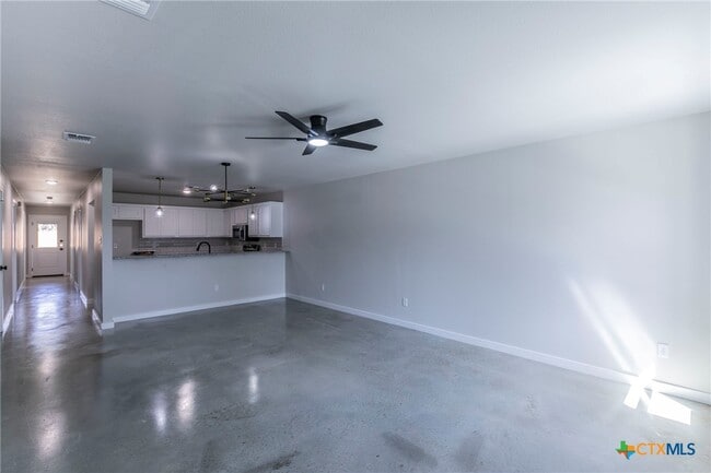 214 N Sparks St in Belton, TX - Building Photo - Building Photo