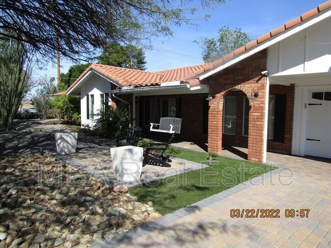 2802 E Weldon Ave in Phoenix, AZ - Building Photo - Building Photo
