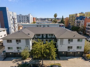 3850 W 7th St, Unit 12A in Los Angeles, CA - Building Photo - Building Photo