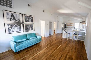 731 E 34th St in Savannah, GA - Building Photo