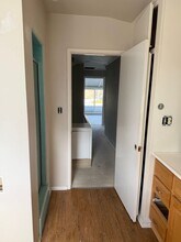 105 Edgewater Pl in Newport Beach, CA - Building Photo - Building Photo