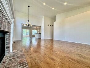 1825 Red Bud Rd in Bolingbrook, IL - Building Photo - Building Photo