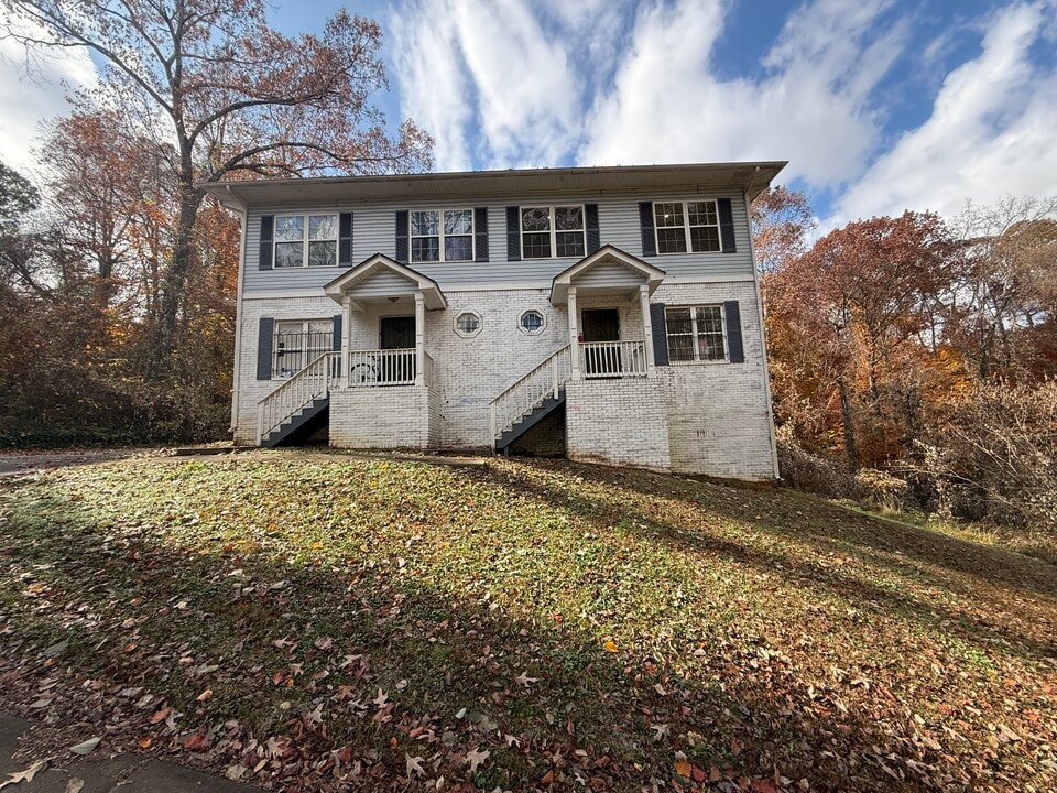 2468 Spring St NW in Atlanta, GA - Building Photo