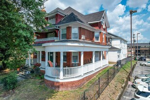 1213 Laurel Ave in Knoxville, TN - Building Photo