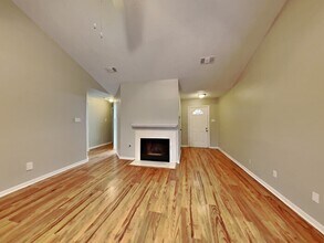 2419 Sherwood Hollow Ln in Houston, TX - Building Photo - Building Photo