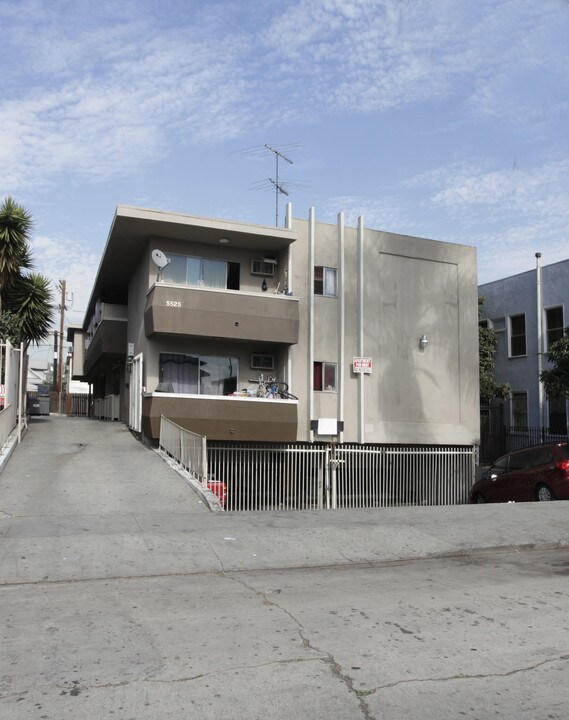 5525-5527 Virginia Ave in Los Angeles, CA - Building Photo