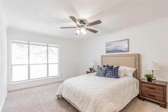 10558 High Hollows Dr in Dallas, TX - Building Photo - Building Photo