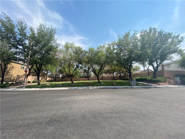 1317 Woodmore Dr in Las Vegas, NV - Building Photo - Building Photo