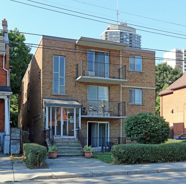 The Parks in Hamilton, ON - Building Photo - Building Photo